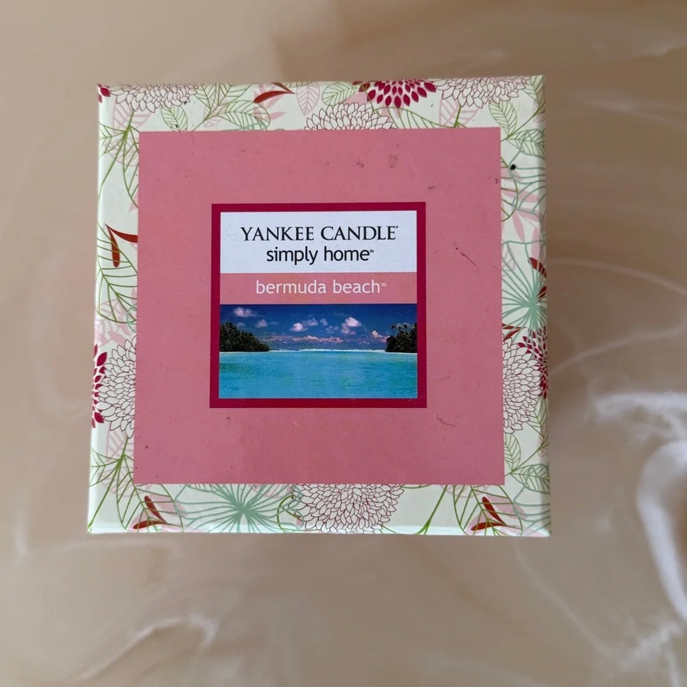 Yankee Candle Bermuda Beach Scented Candle Small Tumbler Pink Floral Gift Box